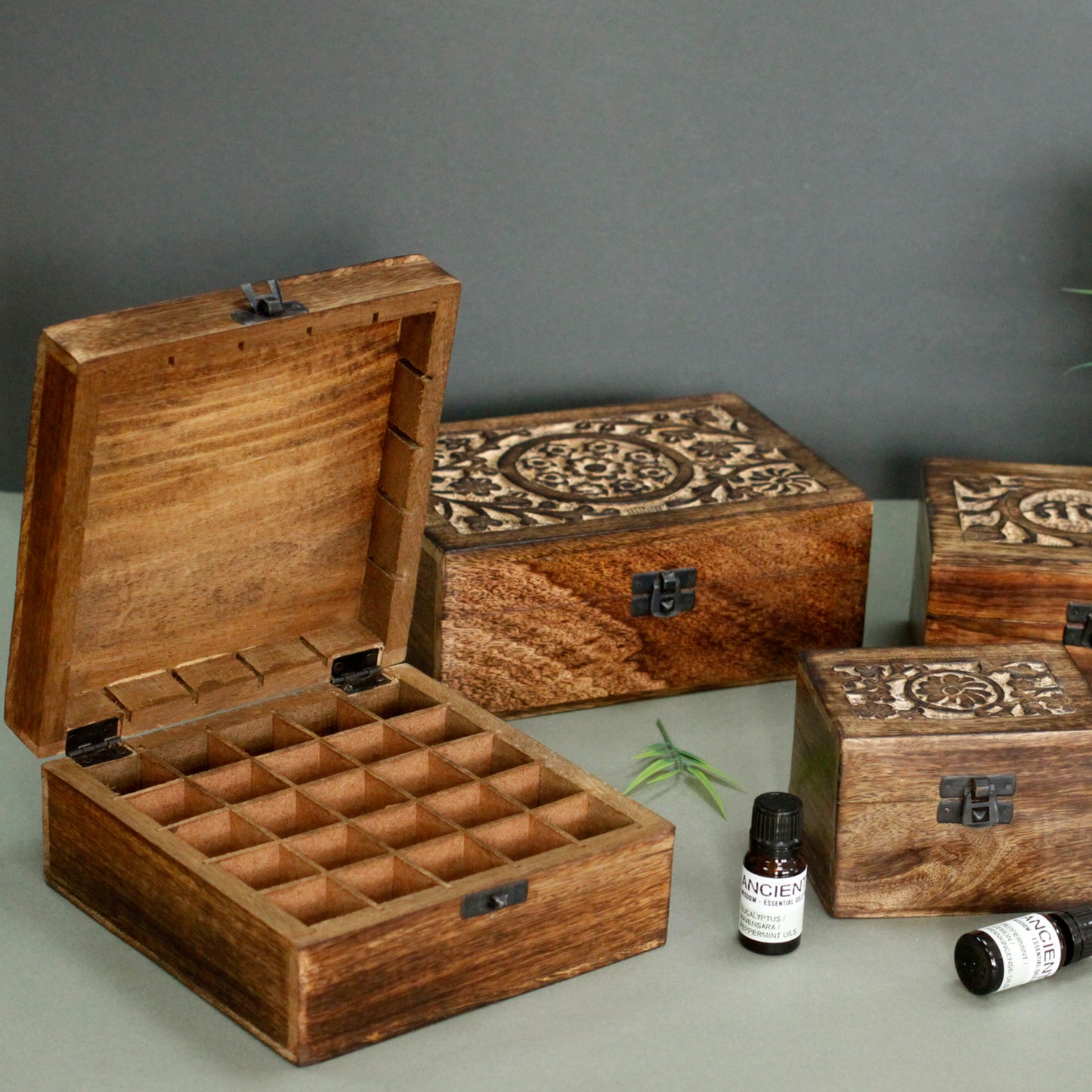 Mango Wood Aromathrapy Box - Floral